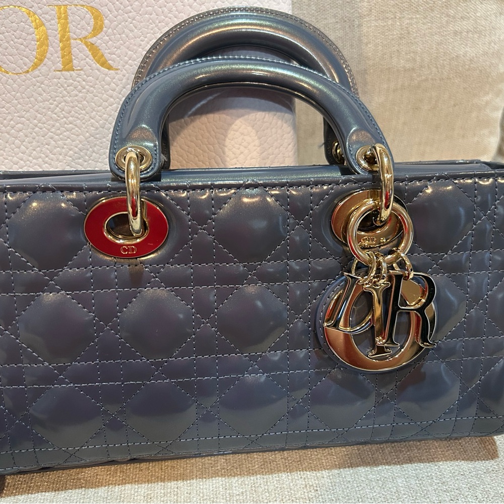Dior Patent Quilted Crossbody Bag in iridescent blue with Gold Hardware - Picture 4 of 12